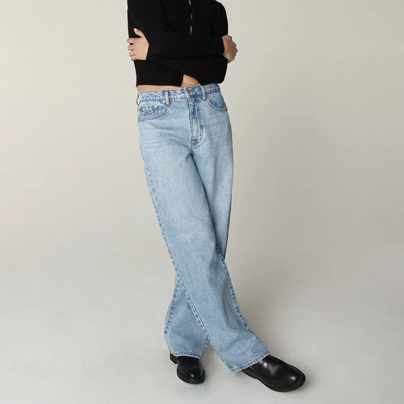 Unpublished Anthropologie Hi Rise Loose Stacked Leg Jeans in Highland. NWT. 28 - Picture 1 of 14